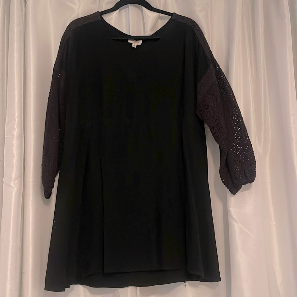 Umgee Oversized Crochet Sleeves Black Dress Size L fits like XLarge EUC